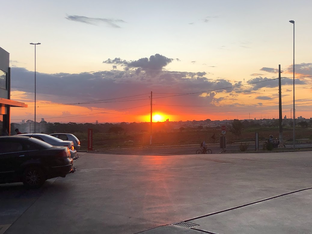 Por do sol em Uberlandia vista da Avenida Rui de Castro Santos